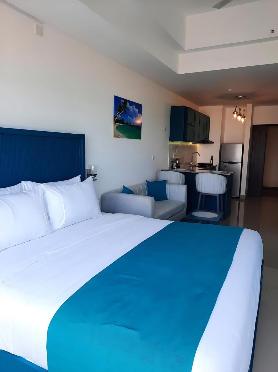 Negombo Ocean Breeze - Bliss On The Beach Luxury Apartments By Serendib Vacation エクステリア 写真