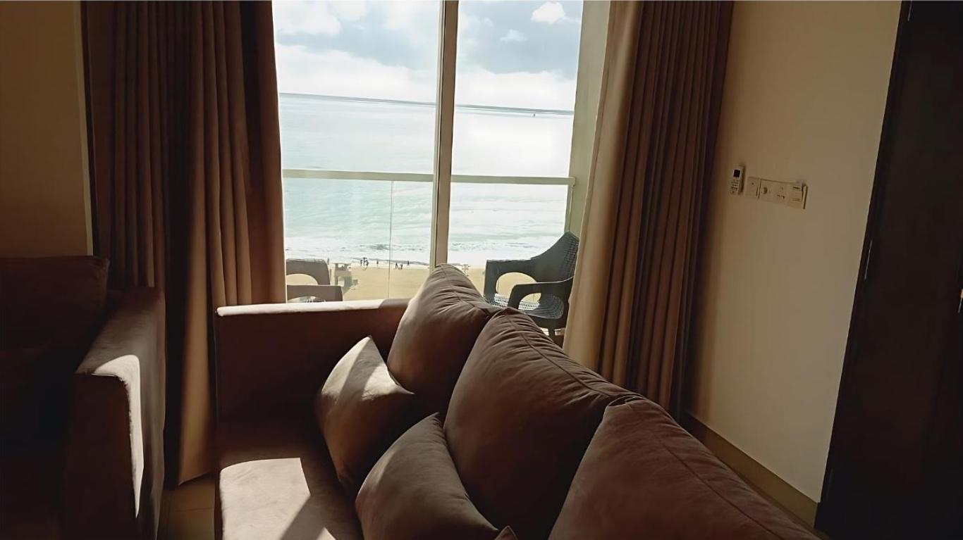 Negombo Ocean Breeze - Bliss On The Beach Luxury Apartments By Serendib Vacation エクステリア 写真