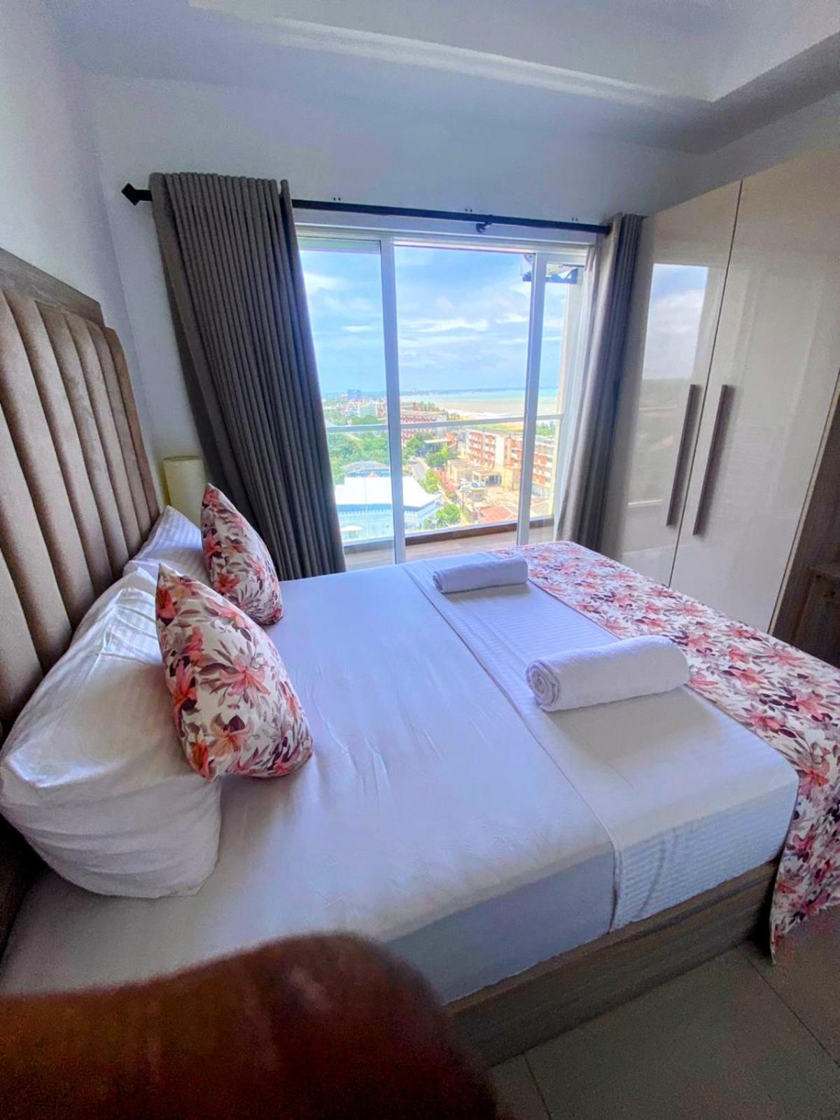 Negombo Ocean Breeze - Bliss On The Beach Luxury Apartments By Serendib Vacation エクステリア 写真