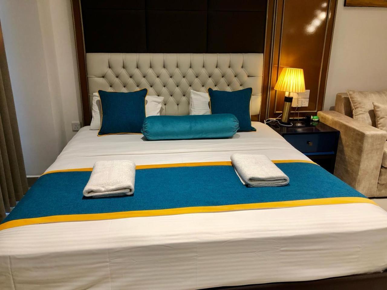 Negombo Ocean Breeze - Bliss On The Beach Luxury Apartments By Serendib Vacation エクステリア 写真